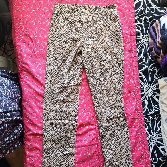 Form fitting leopard print pants - Picture 1 of 2